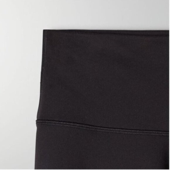 🇨🇦 Aritzia TNA Atmosphere 7" Bike Shorts - Picture 9 of 11